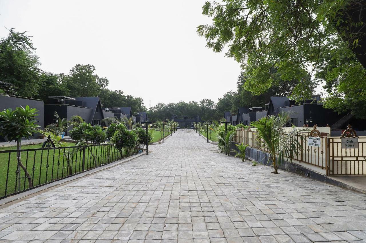 Oyo 48991 Serene Cottages And Resorts Vadodara Exterior foto